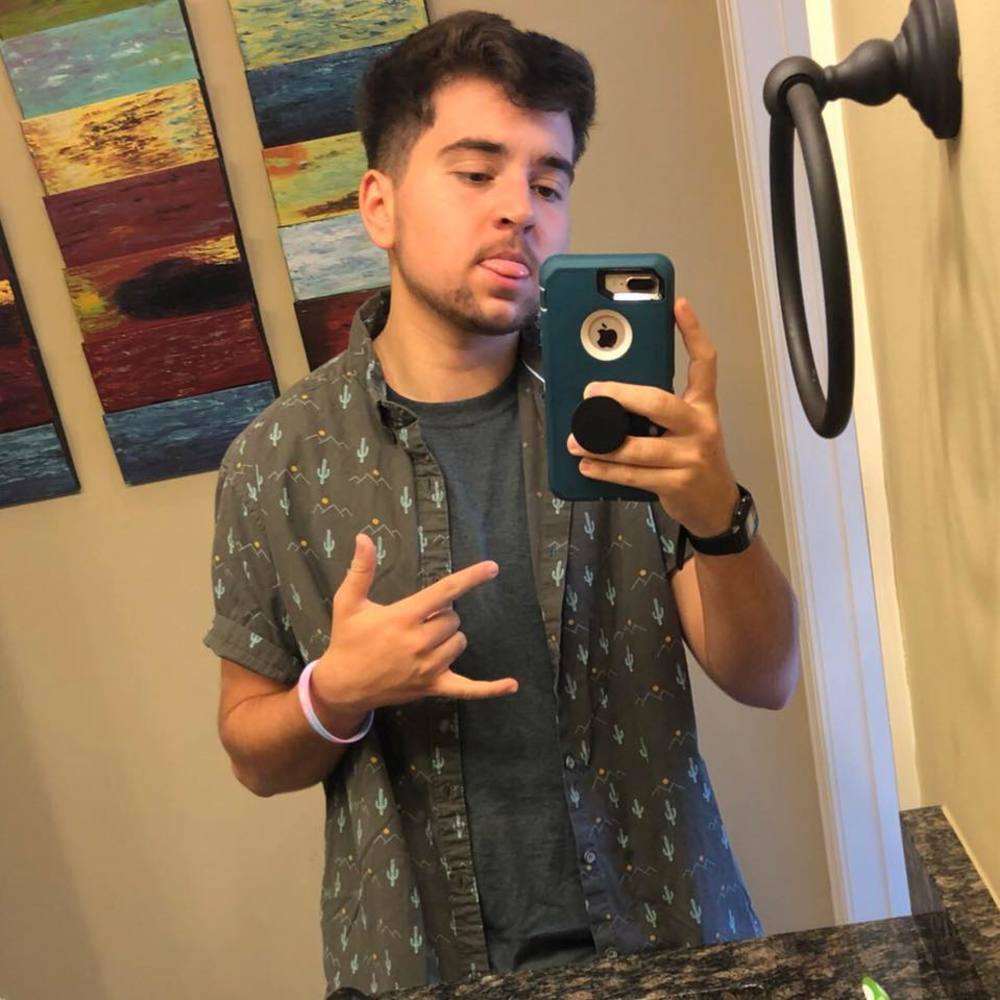 Meet your Posher, Max